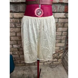 Bali slip shorts half slip cream